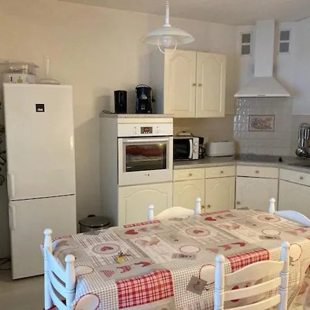 Apartment Equipe Avec Loggia, Parking Et Wi-fi A 50m Des Cures - 2 Pers - Animaux Ok - Fr-1-703-22
