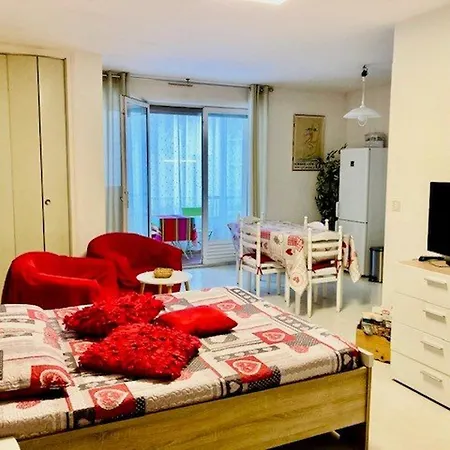 Equipe Avec Loggia, Parking Et Wi-fi A 50m Des Cures - 2 Pers - Animaux Ok - Fr-1-703-22 Apartmán *