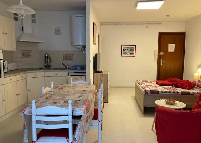Equipe Avec Loggia, Parking Et Wi-fi A 50m Des Cures - 2 Pers - Animaux Ok - Fr-1-703-22 דירה